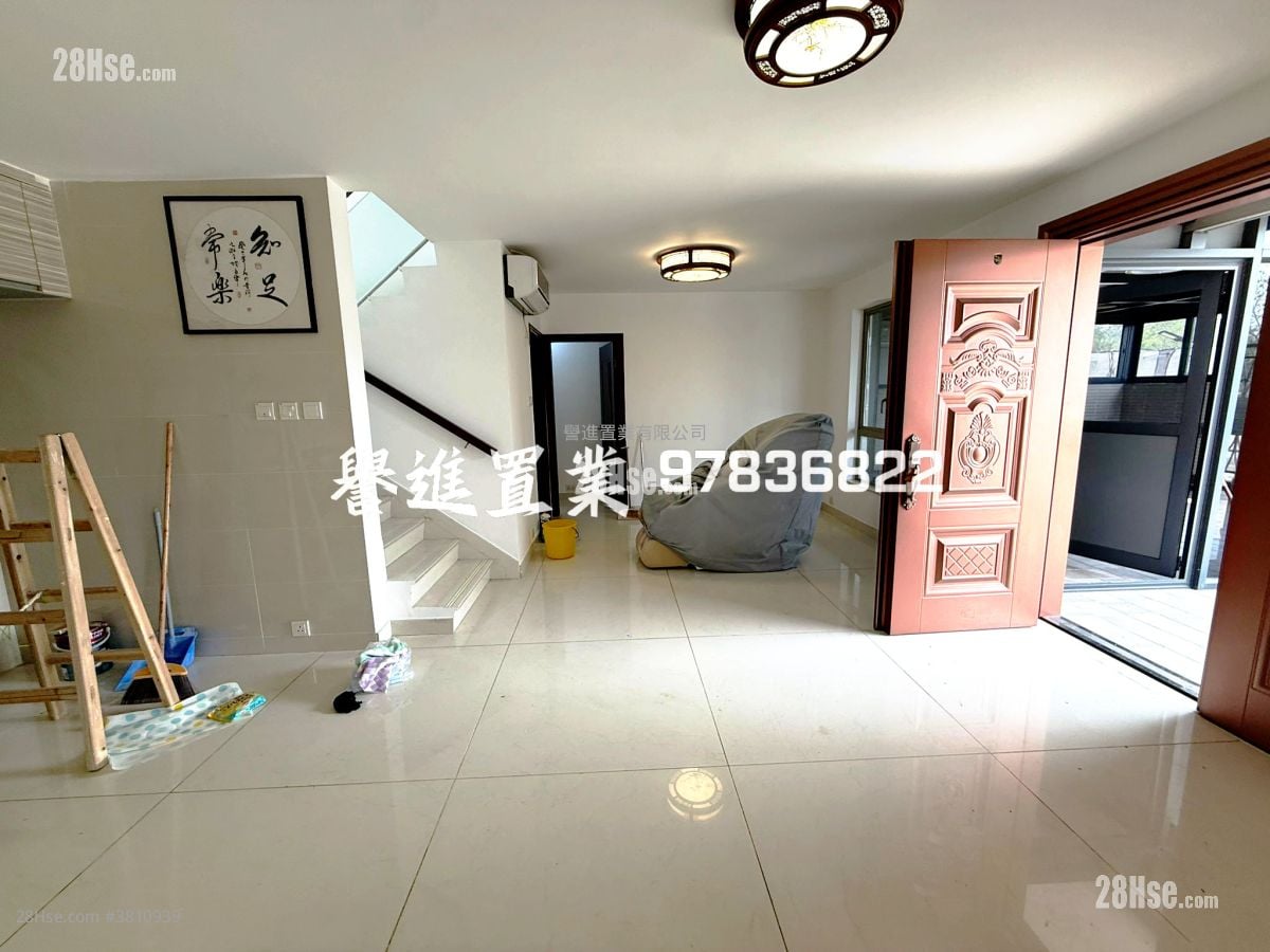 村屋 租盘 5+ 房 , 2 浴室 700 平方尺