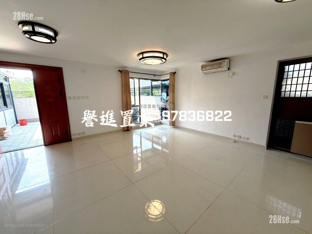 村屋 租盘 5+ 房 , 2 浴室 700 平方尺