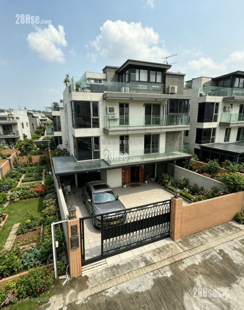 村屋 租盘 5+ 房 , 2 浴室 700 平方尺