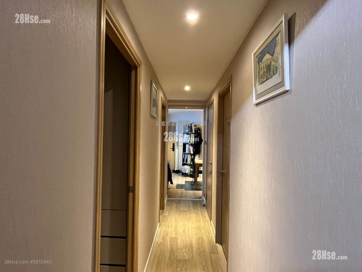 Whampoa Garden Sell 4 Bedrooms , 2 Bathrooms 729 ft²