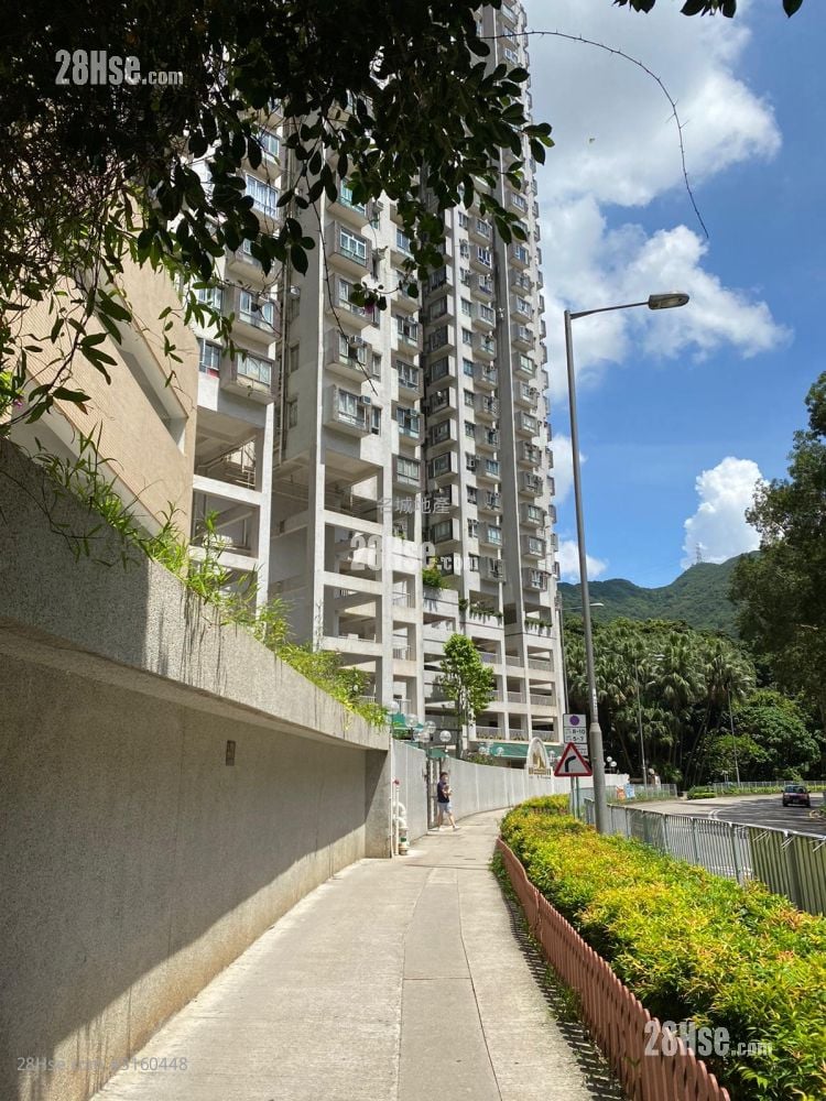 Golden Lion Garden Rental 2 Bedrooms , 1 Bathroom 270 ft²