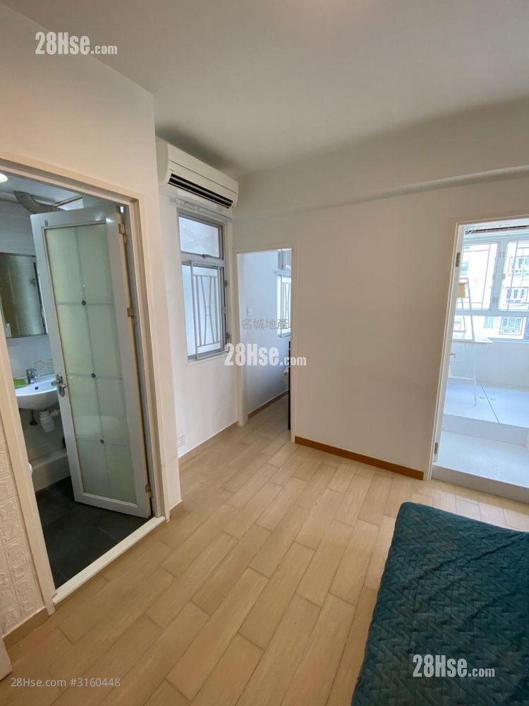 Golden Lion Garden Rental 2 Bedrooms , 1 Bathroom 270 ft²