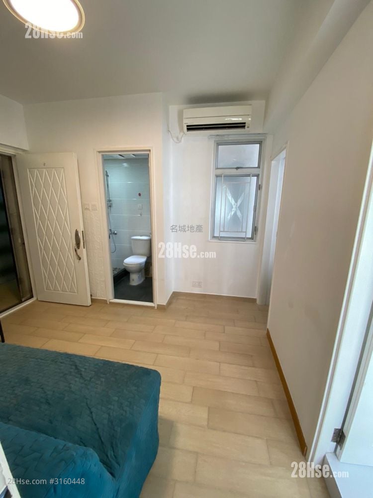 Golden Lion Garden Rental 2 Bedrooms , 1 Bathroom 270 ft²