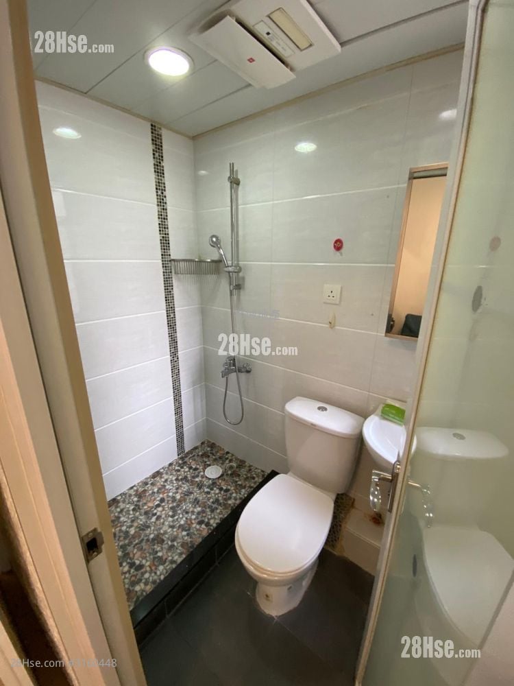 Golden Lion Garden Rental 2 Bedrooms , 1 Bathroom 270 ft²