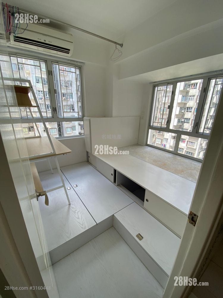 Golden Lion Garden Rental 2 Bedrooms , 1 Bathroom 270 ft²