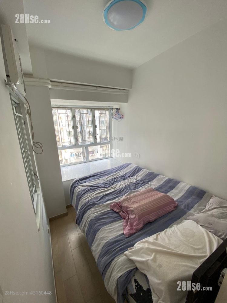 Golden Lion Garden Rental 2 Bedrooms , 1 Bathroom 270 ft²