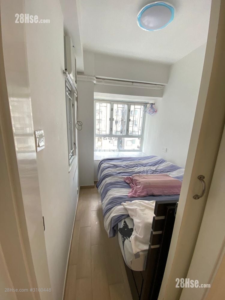 Golden Lion Garden Rental 2 Bedrooms , 1 Bathroom 270 ft²