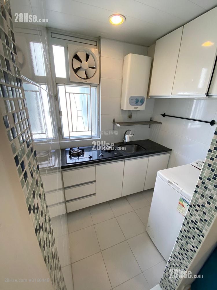 Golden Lion Garden Rental 2 Bedrooms , 1 Bathroom 270 ft²