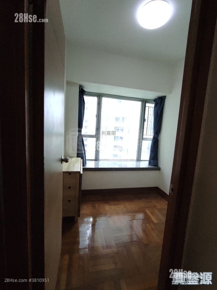 Metro Harbour View Sell 2 Bedrooms 322 ft²