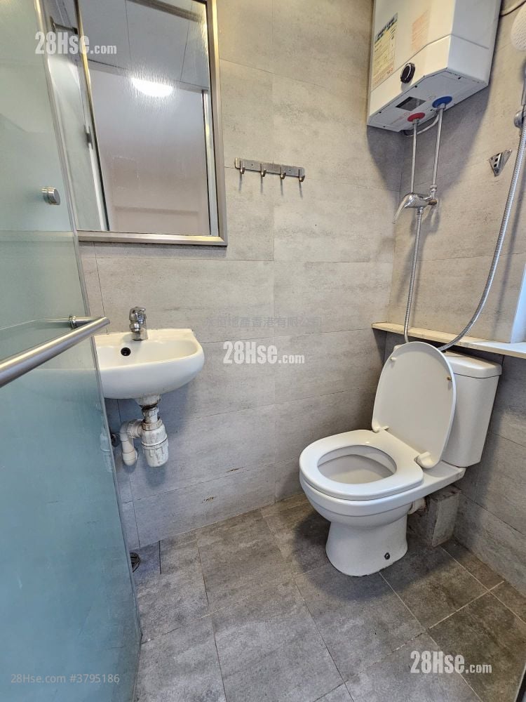 月明楼 租盘 1 浴室 140 平方尺