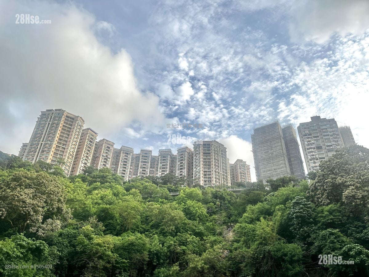 Fleur Pavilia Sell 3 Bedrooms , 2 Bathrooms 808 ft²