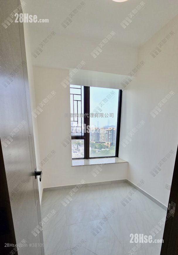 皇府山 售盘 3 房 785 平方尺