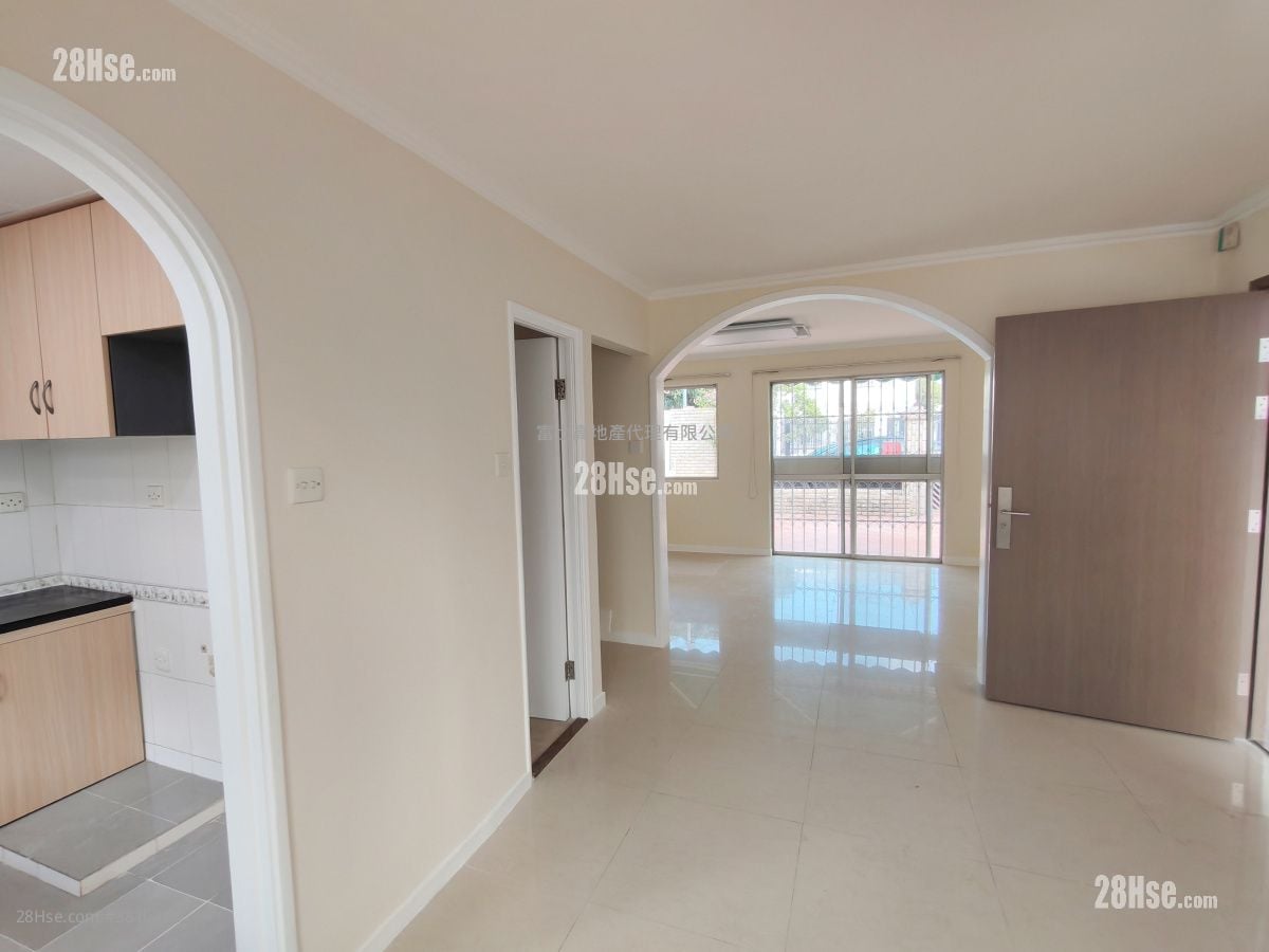 Fairview Park Rental 3 Bedrooms , 2 Bathrooms 950 ft²