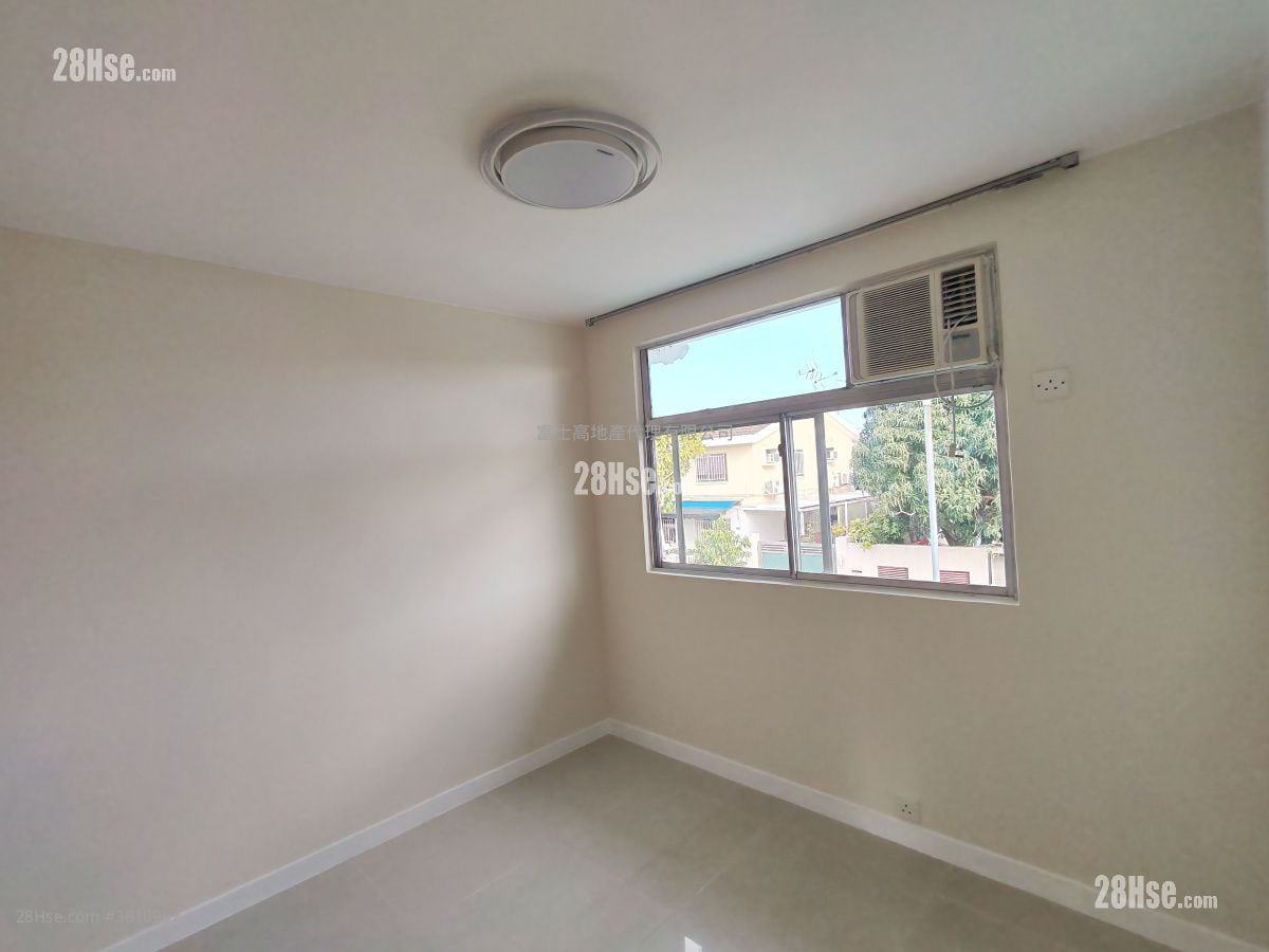 Fairview Park Rental 3 Bedrooms , 2 Bathrooms 950 ft²