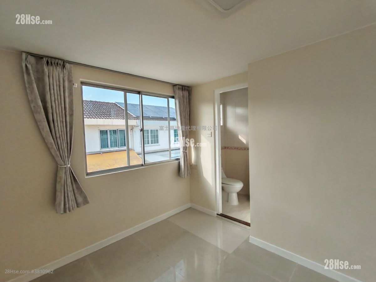 Fairview Park Rental 3 Bedrooms , 2 Bathrooms 950 ft²