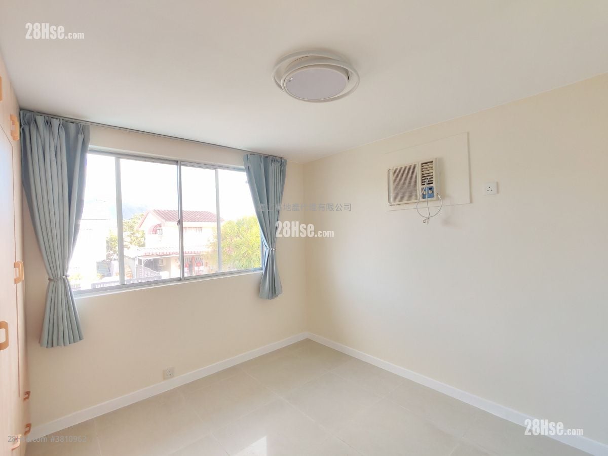 Fairview Park Rental 3 Bedrooms , 2 Bathrooms 950 ft²