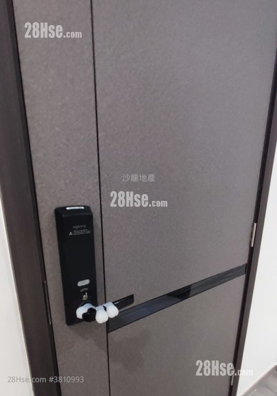 太子道西206-208号  租盘 1 房 , 1 浴室 230 平方尺