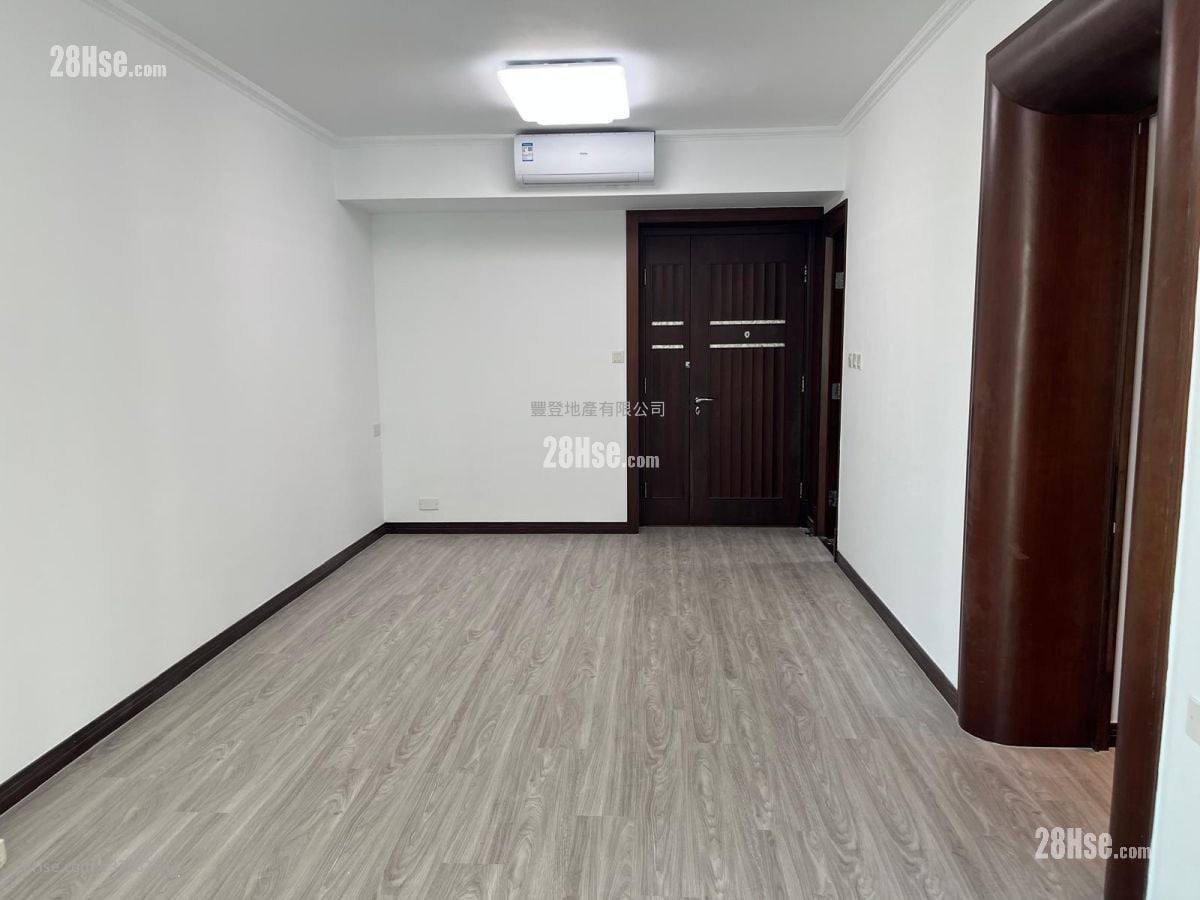 The Legend Sell 3 Bedrooms , 1 Bathroom 867 ft²