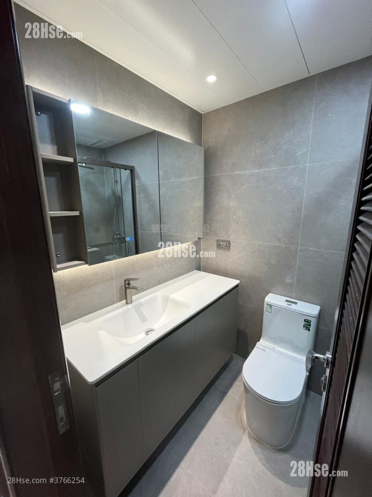 The Legend Sell 3 Bedrooms , 1 Bathroom 867 ft²