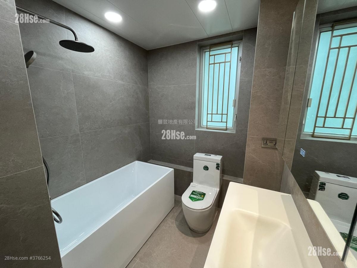 The Legend Sell 3 Bedrooms , 1 Bathroom 867 ft²