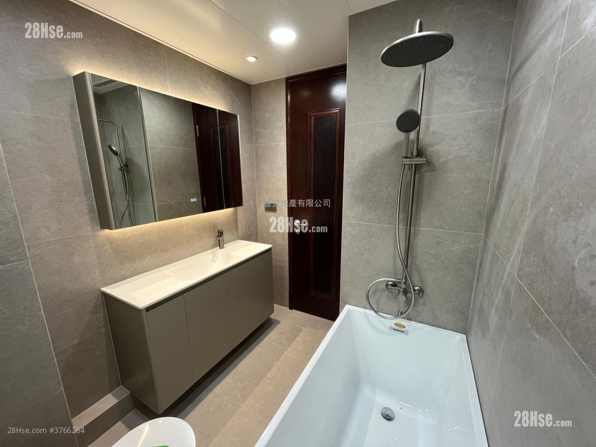 The Legend Sell 3 Bedrooms , 1 Bathroom 867 ft²