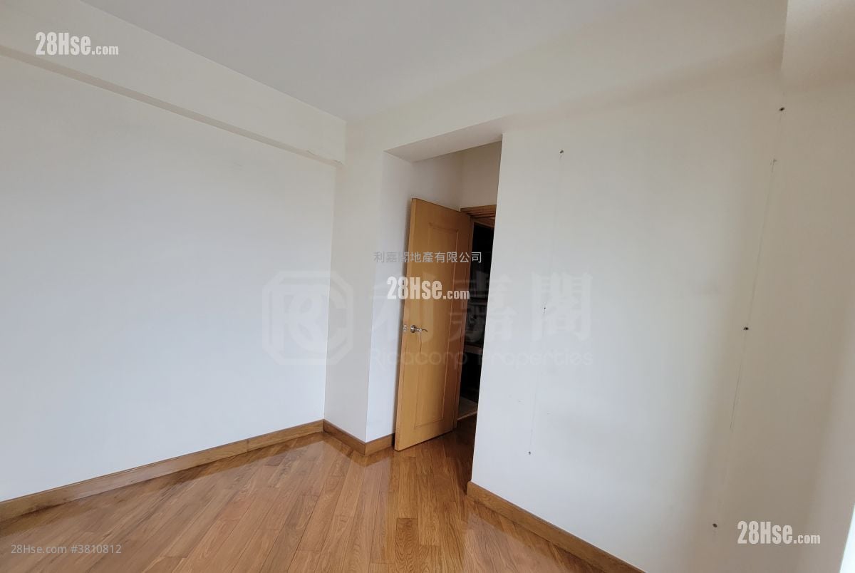 Harbour Green Rental 2 Bedrooms , 1 Bathroom 474 ft²