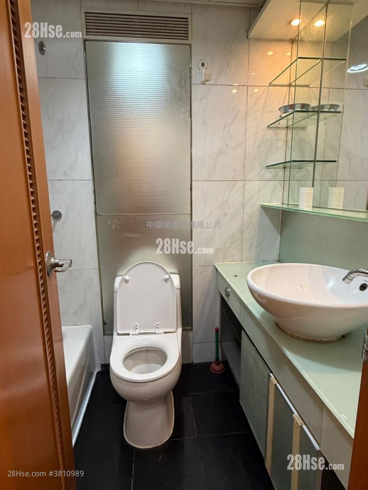 Yoho Town Sell 2 Bedrooms , 1 Bathroom 393 ft²