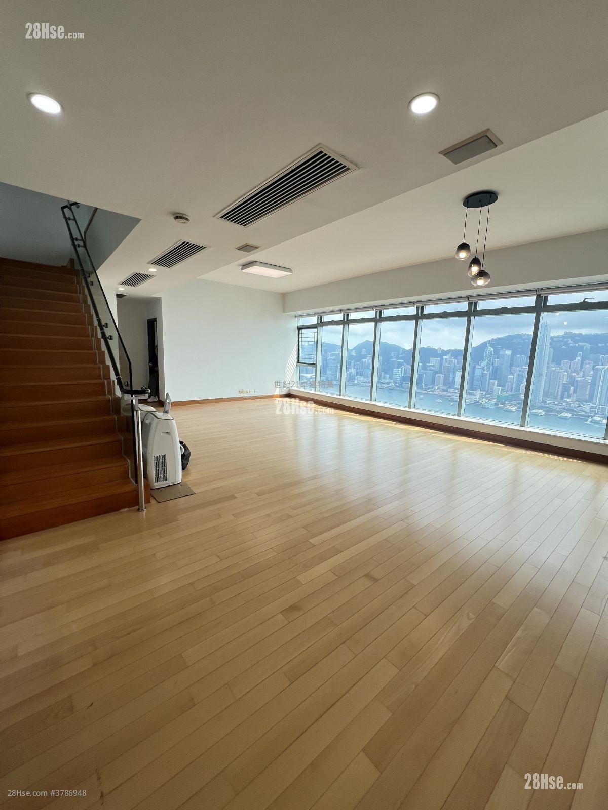 君临天下 租盘 4 房 , 3 浴室 2,334 平方尺