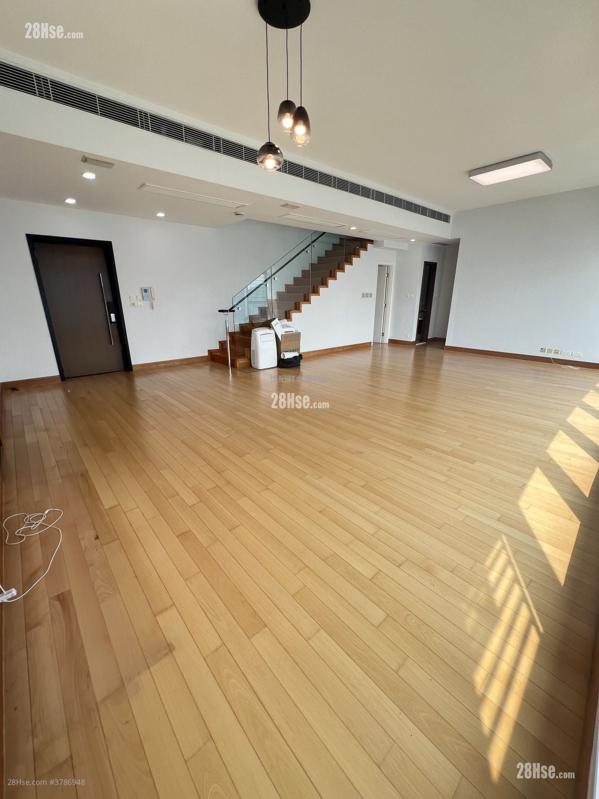 君临天下 租盘 4 房 , 3 浴室 2,334 平方尺