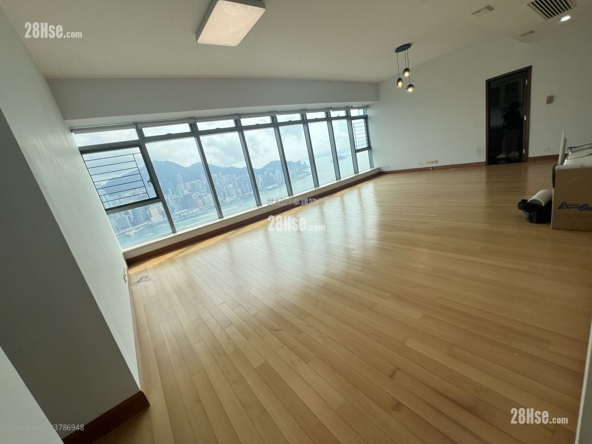 君临天下 租盘 4 房 , 3 浴室 2,334 平方尺