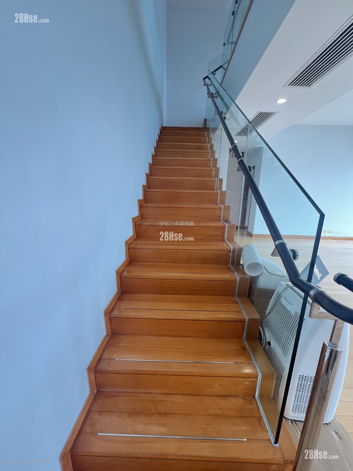 君临天下 租盘 4 房 , 3 浴室 2,334 平方尺