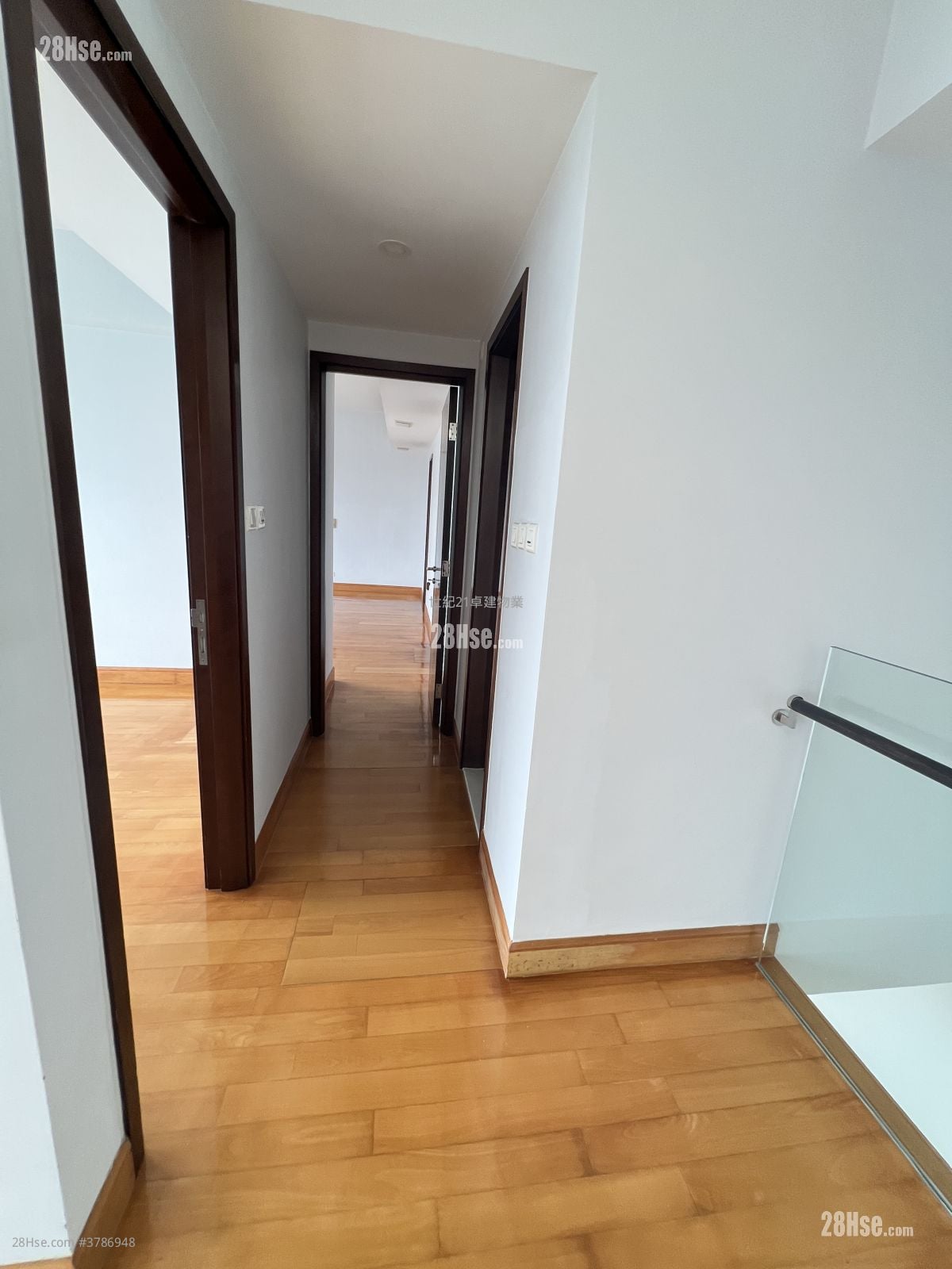 君临天下 租盘 4 房 , 3 浴室 2,334 平方尺