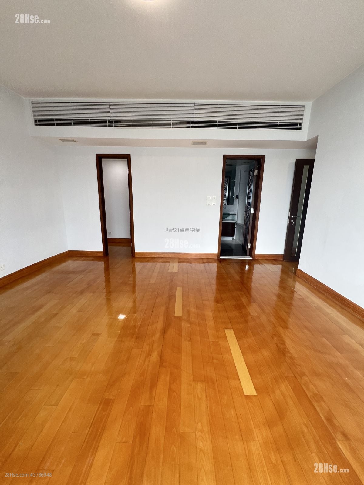 君临天下 租盘 4 房 , 3 浴室 2,334 平方尺