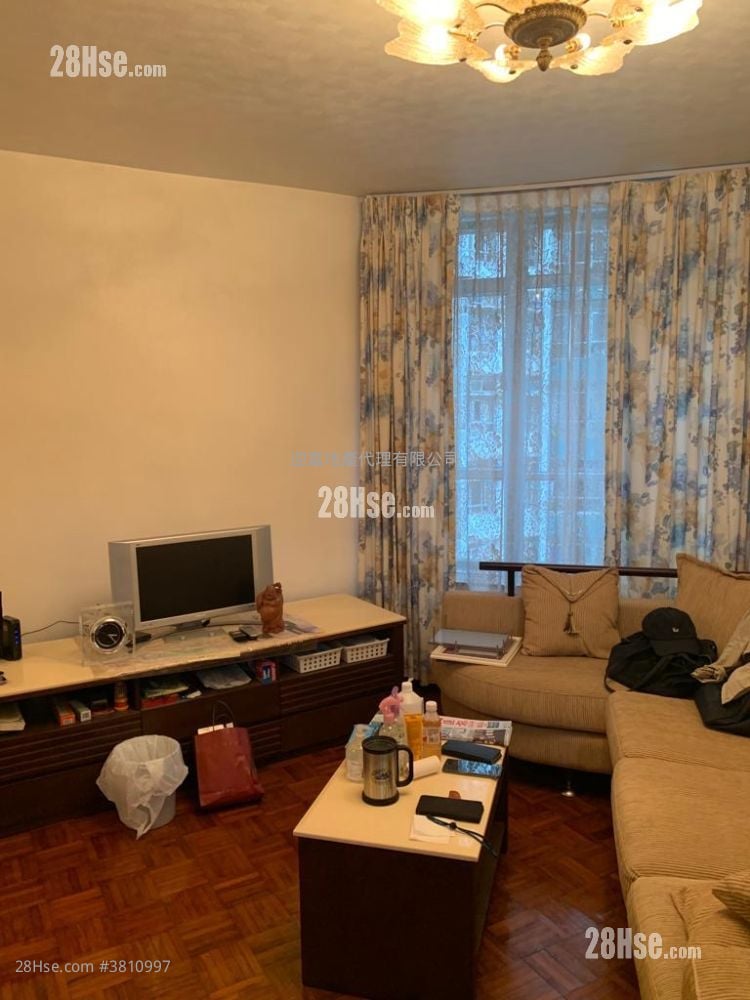 Whampoa Garden Sell 4 Bedrooms , 2 Bathrooms 729 ft²