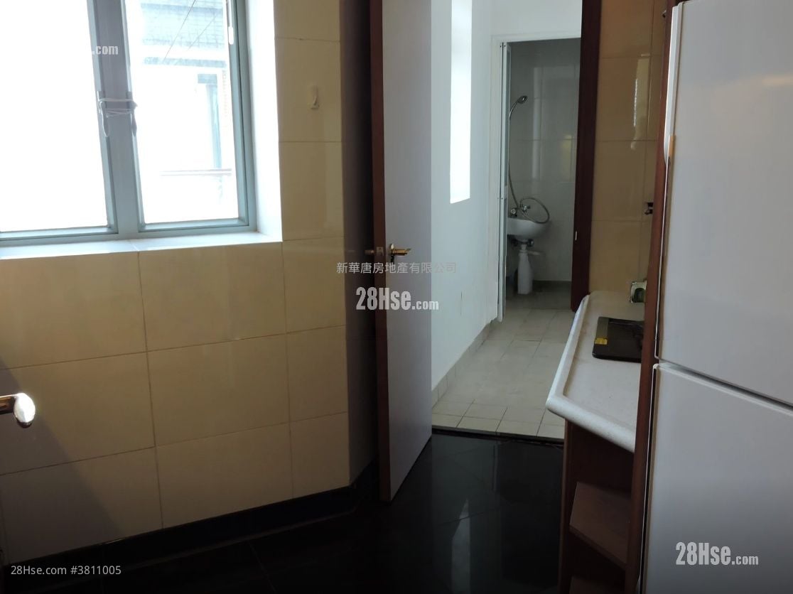 No.2 Park Road Rental 3 Bedrooms , 2 Bathrooms 905 ft²