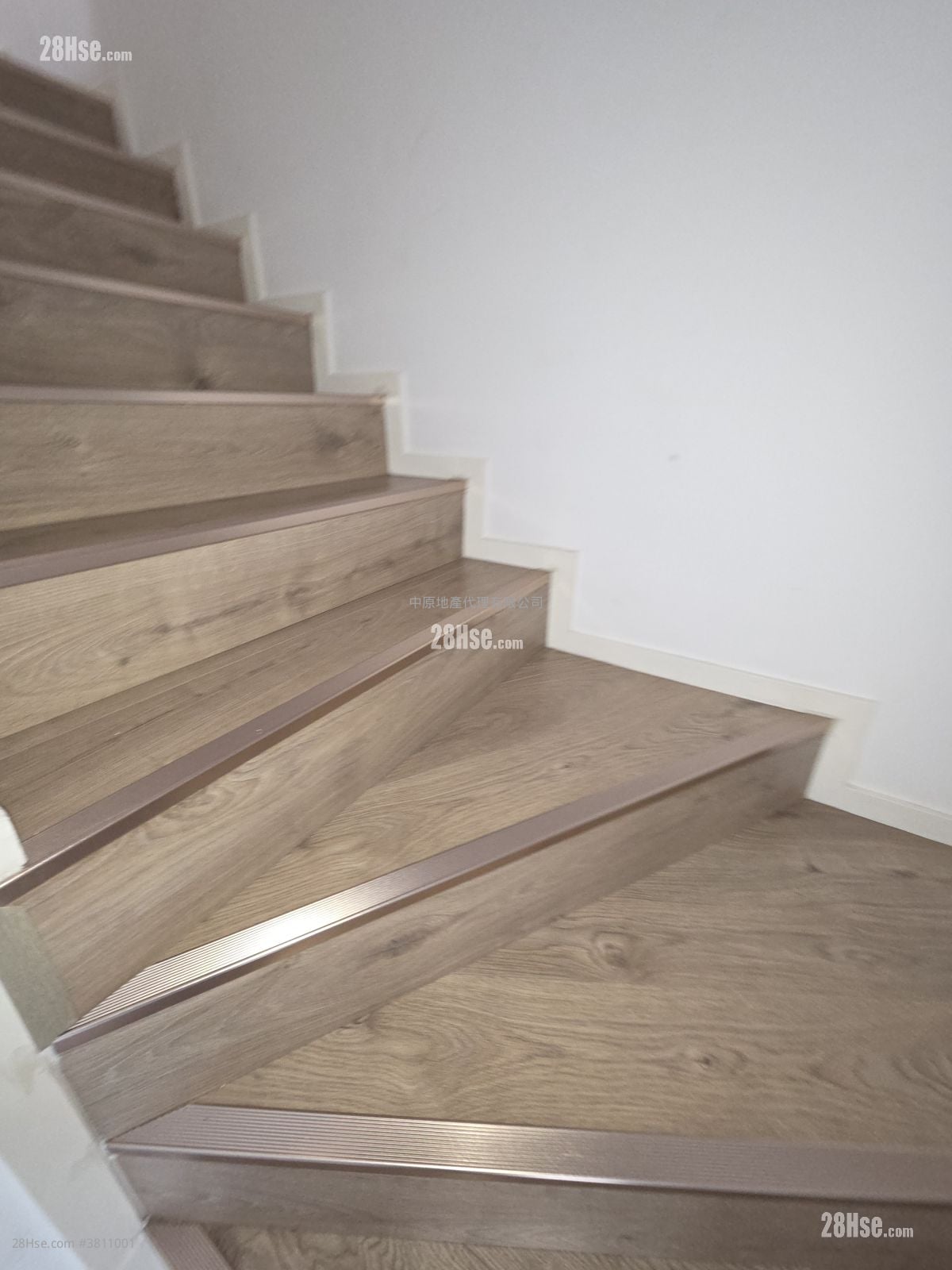 錦繡花園 租盤 3 房 , 2 浴室 848 平方呎