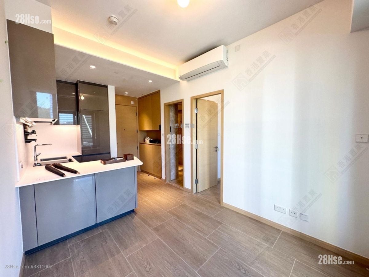 kitchen: The Southside Sell 1 Bedroom , 1 Bathroom 335 ft²