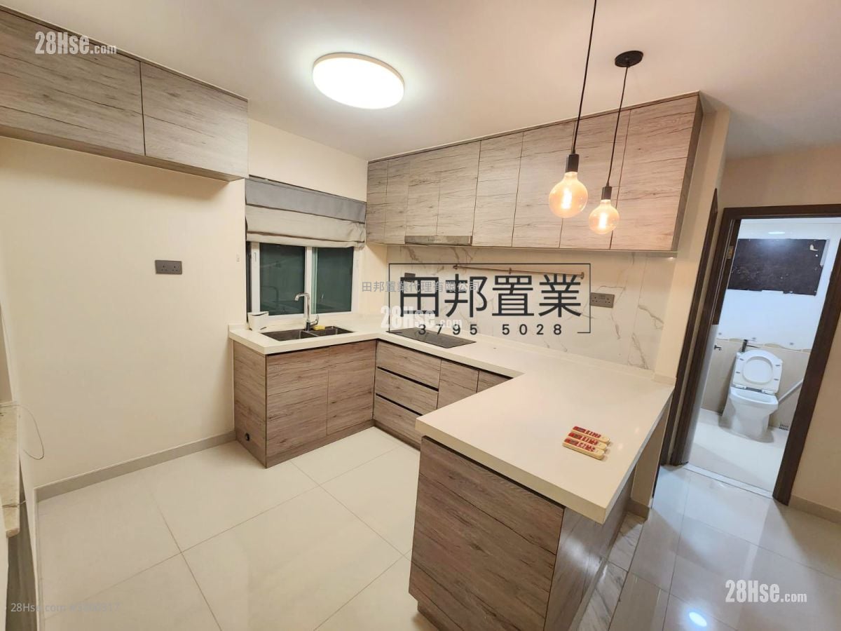 村屋 租盘 3 房 , 2 浴室 700 平方尺