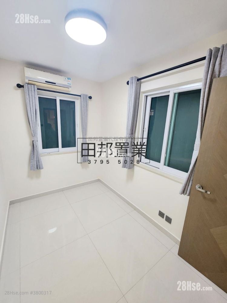 村屋 租盘 3 房 , 2 浴室 700 平方尺