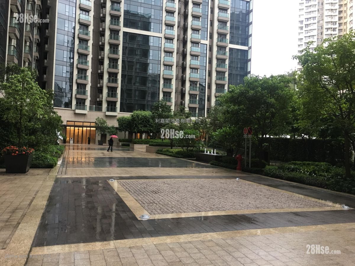 One Homantin Sell 2 Bedrooms , 1 Bathroom 495 ft²