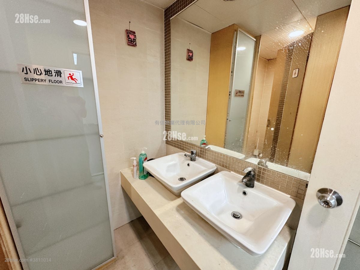 香港工业中心 租盘 2 房 , 2 厕所 2,504 平方尺