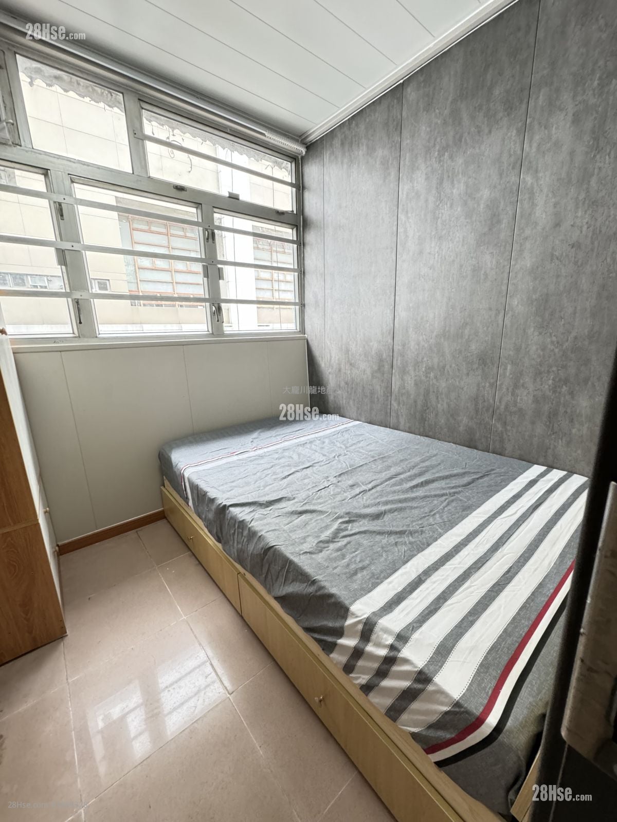 唐樓 租盤 220 平方呎