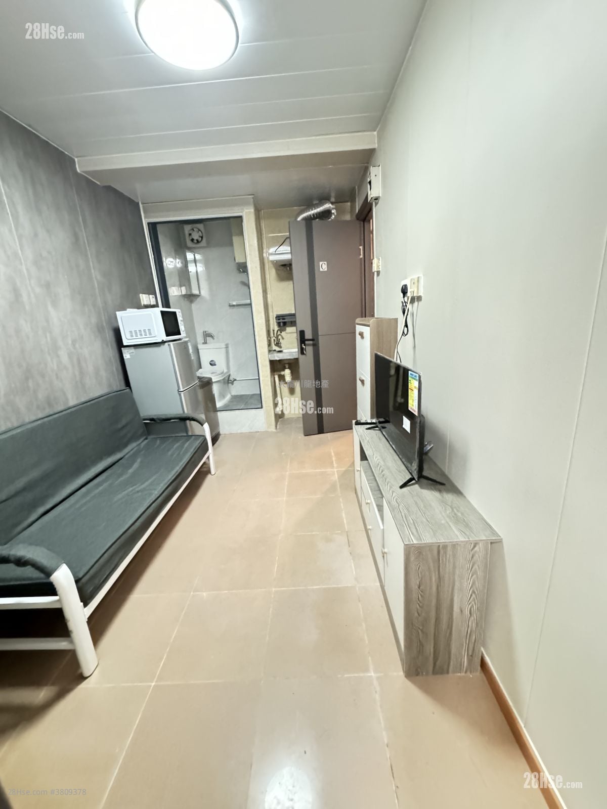 唐樓 租盤 220 平方呎