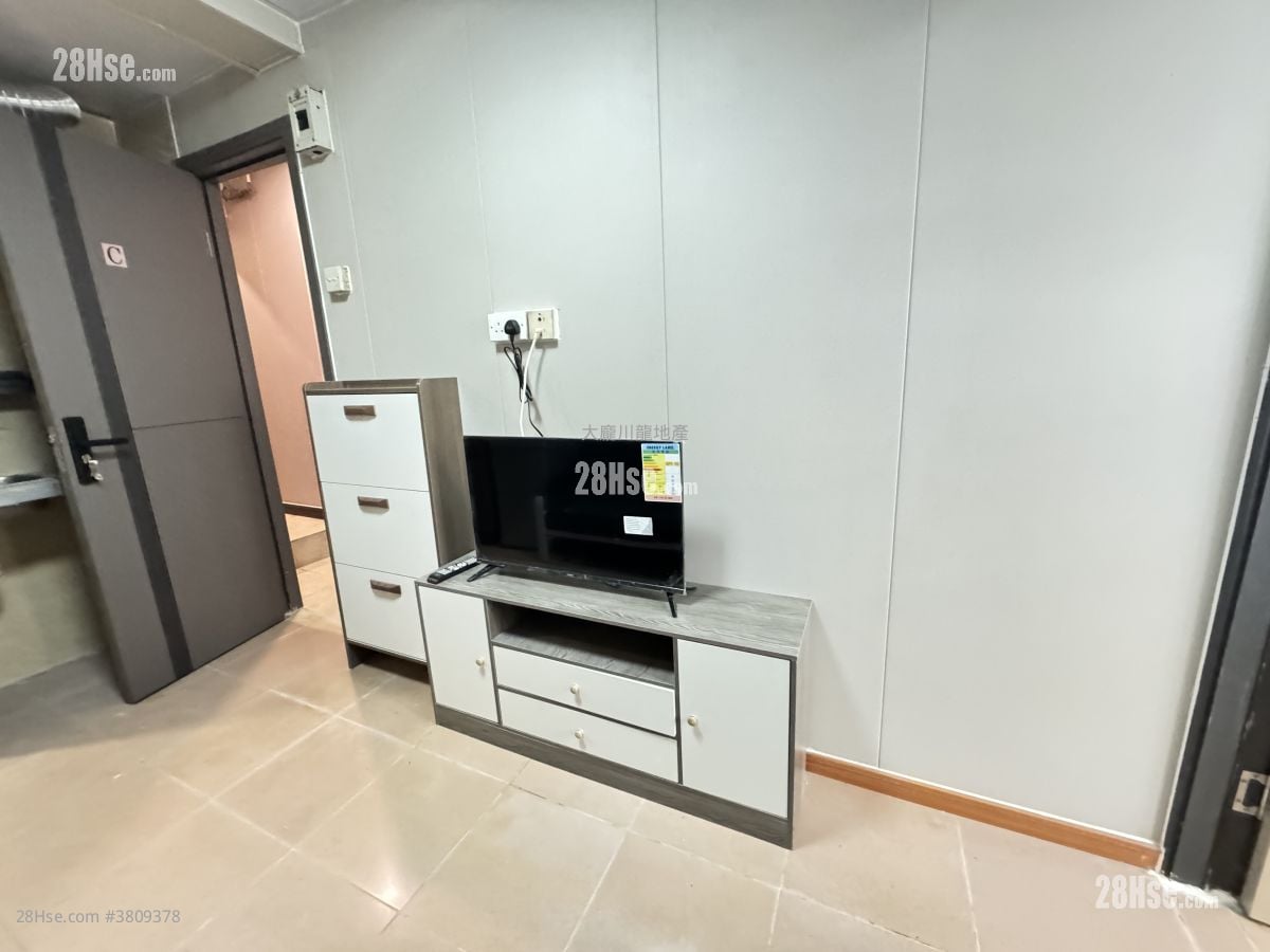 唐樓 租盤 220 平方呎