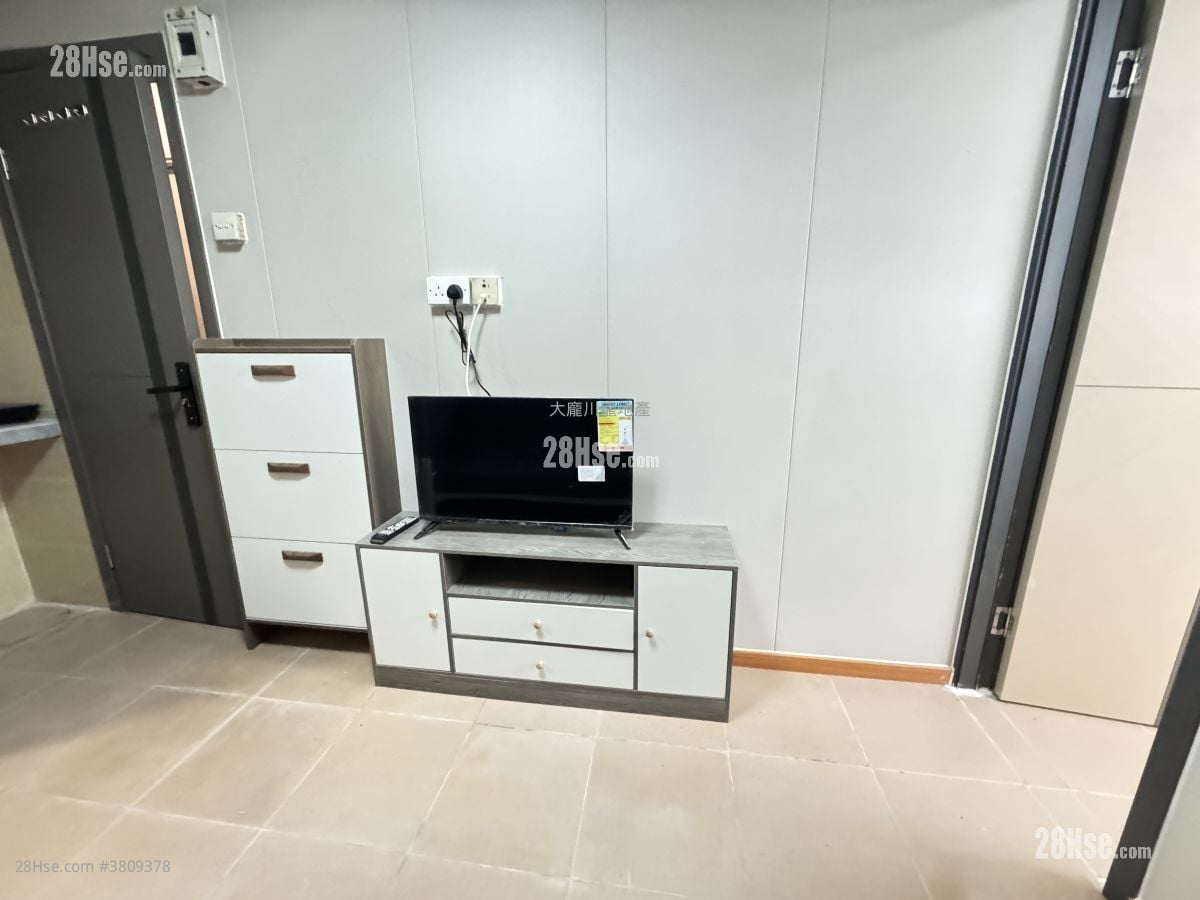 唐樓 租盤 220 平方呎