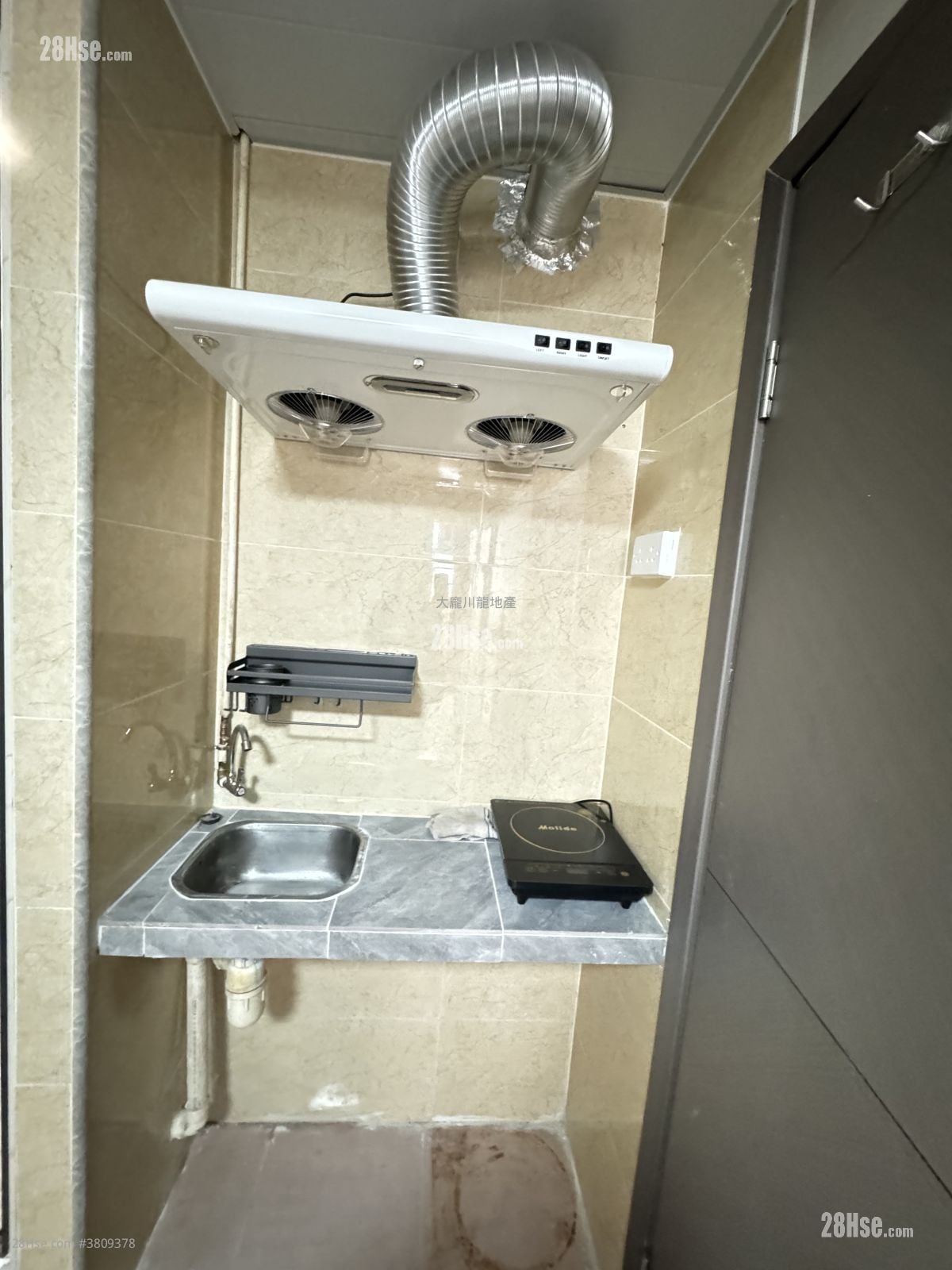 唐樓 租盤 220 平方呎