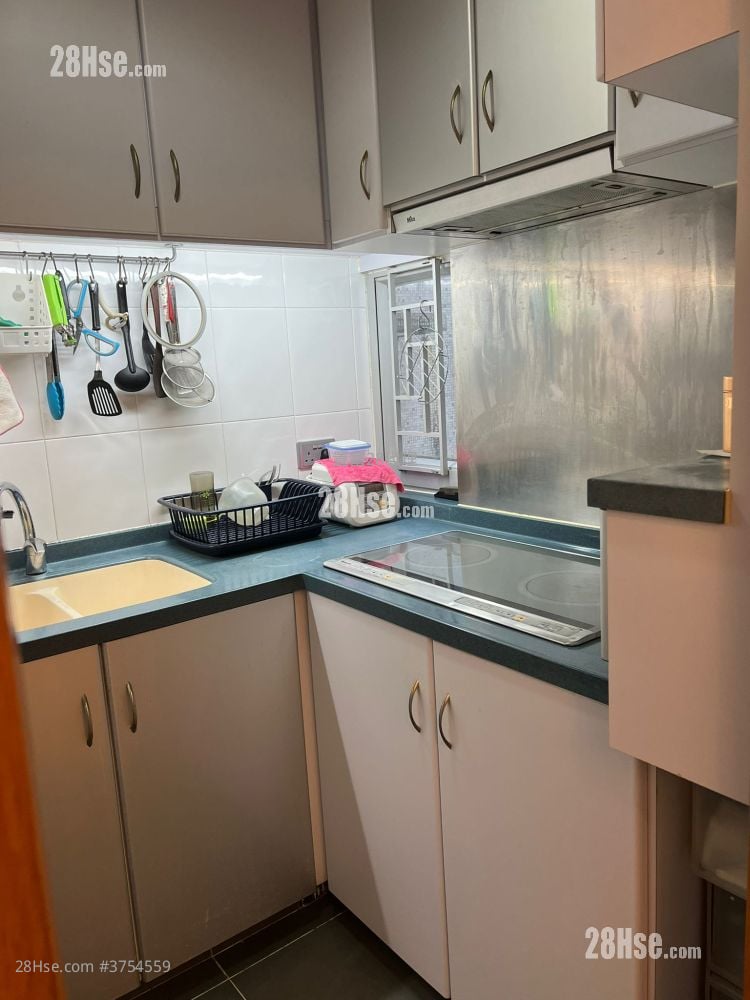 富安花園 售盤 3 房 , 1 浴室 597 平方呎