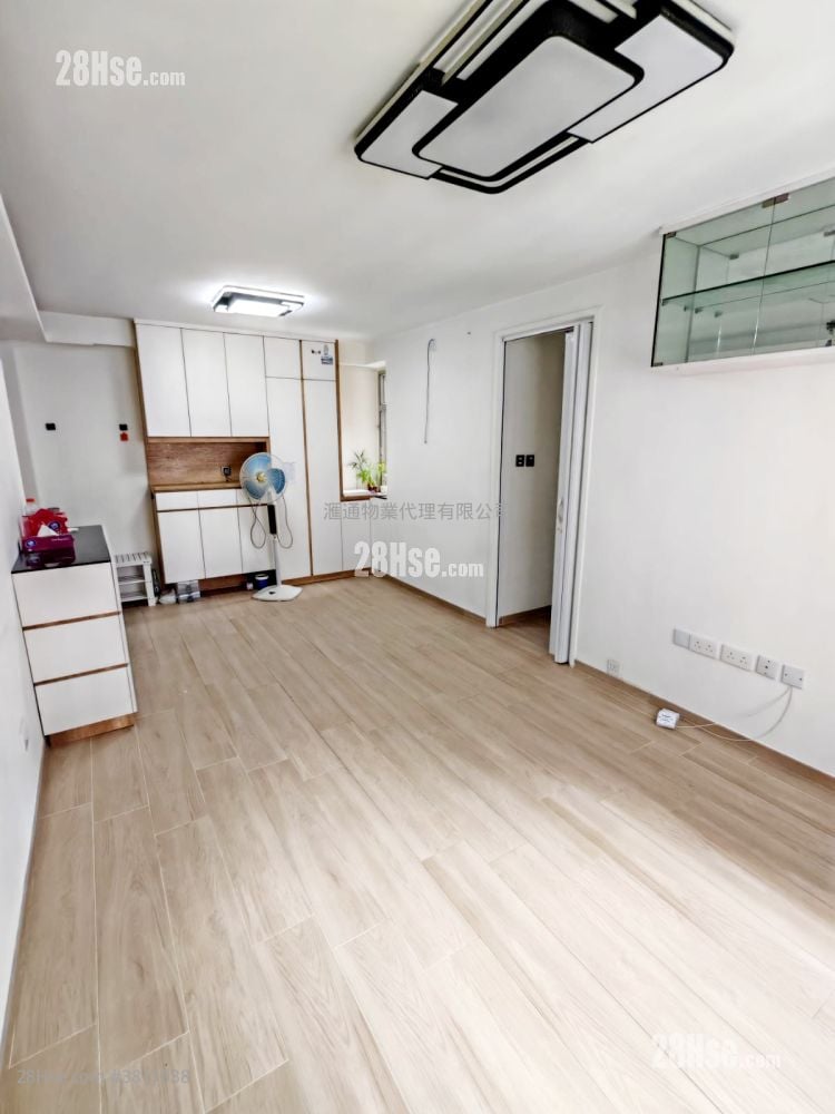 康翠台 售盘 3 房 646 平方尺