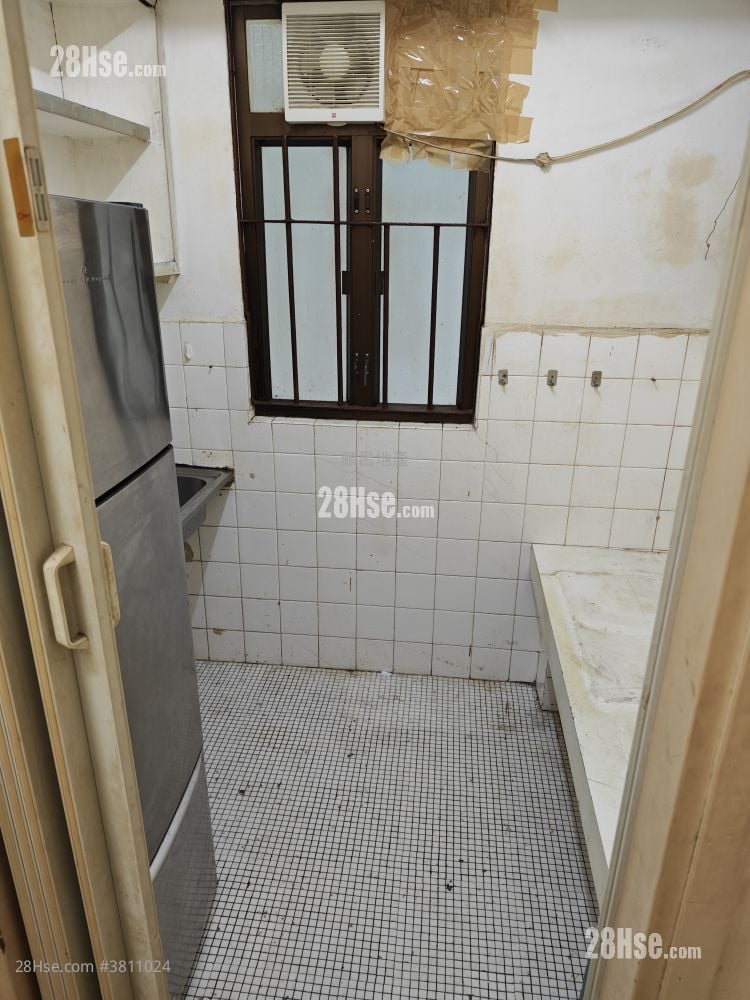 Overseas Trust Bank Building Sell 2 Bedrooms , 1 Bathroom 469 ft²