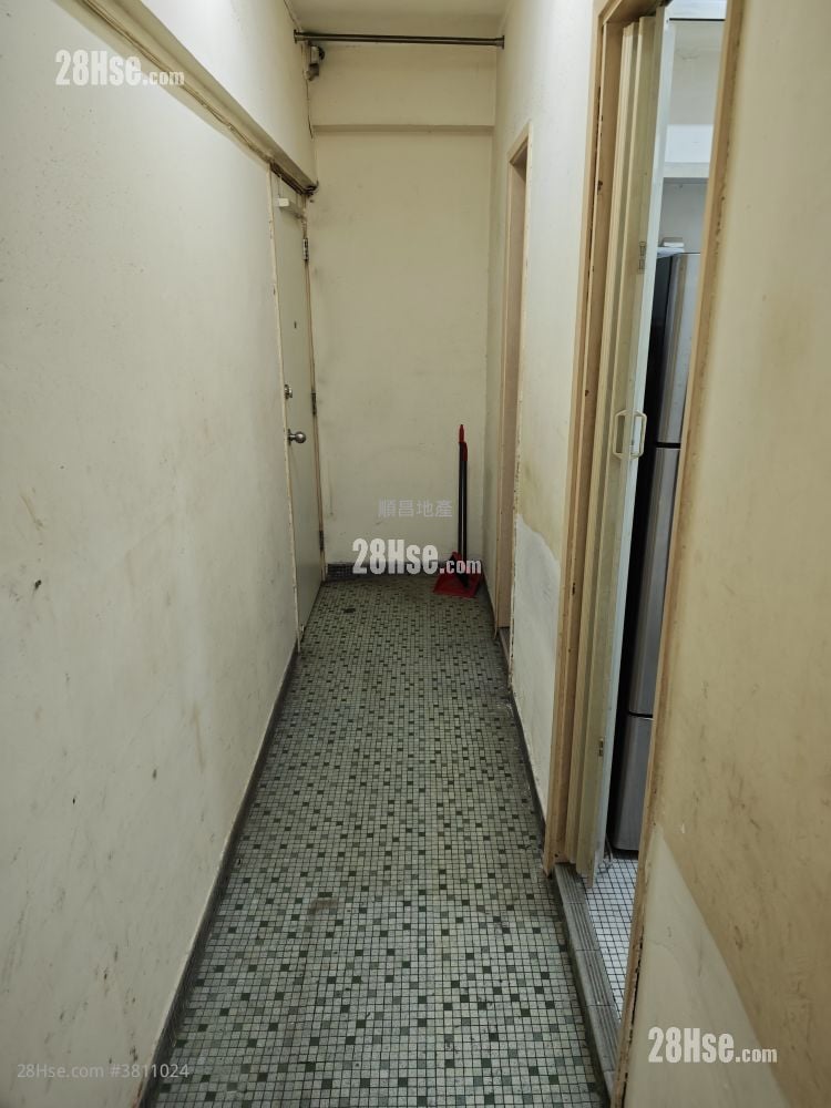 Overseas Trust Bank Building Sell 2 Bedrooms , 1 Bathroom 469 ft²